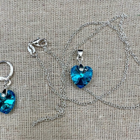 NIB 925 Sterling Silver Zircon Skye Blue Heart Pendant and Earring Set - Picture 8 of 10